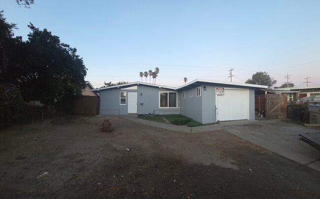 Building Photo - 1742 Orlando Dr