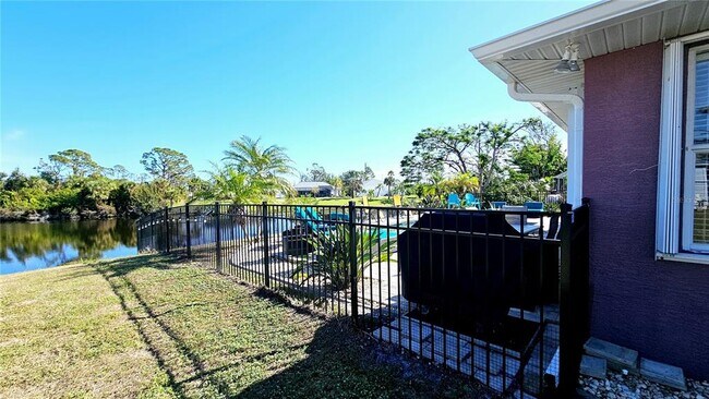 Building Photo - 6516 Blueberry Dr