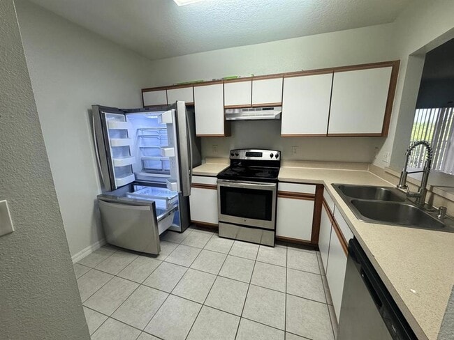 Building Photo - 6411 Cypressdale Dr