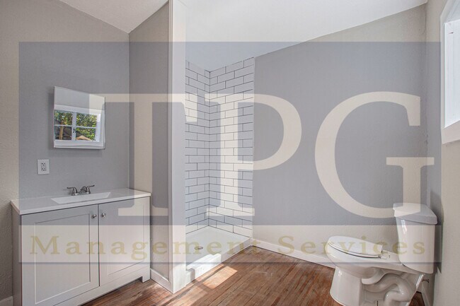 Building Photo - 4241 Charlotte St