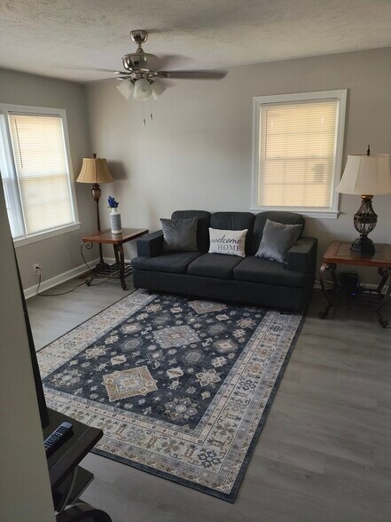 Building Photo - 6231 Lansford Dr