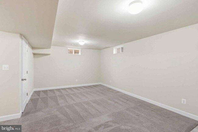 Building Photo - 410 Thelma Rd