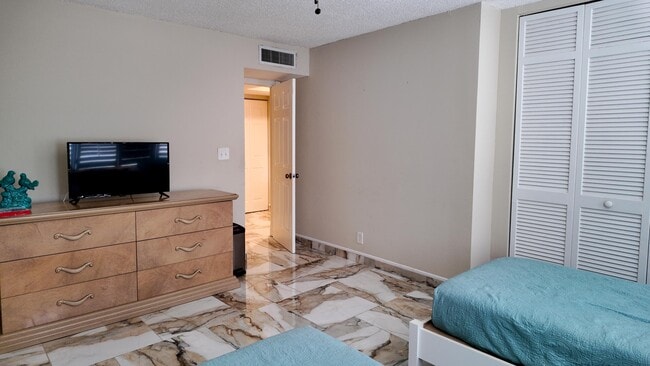 Building Photo - 4383 Trevi Ct