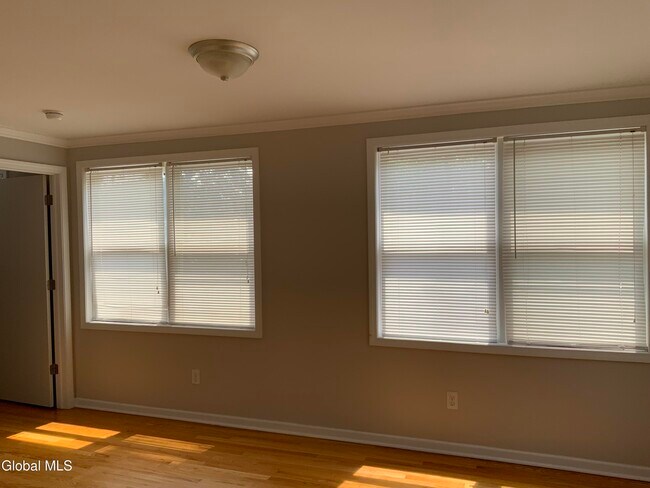 Building Photo - 1238 Union St