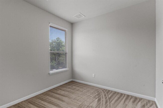 Building Photo - 7709 Menchaca Rd