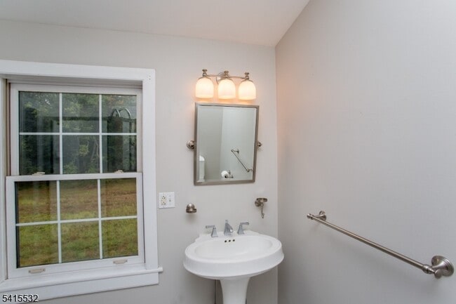 Building Photo - 2170 Daniel Bray Hwy