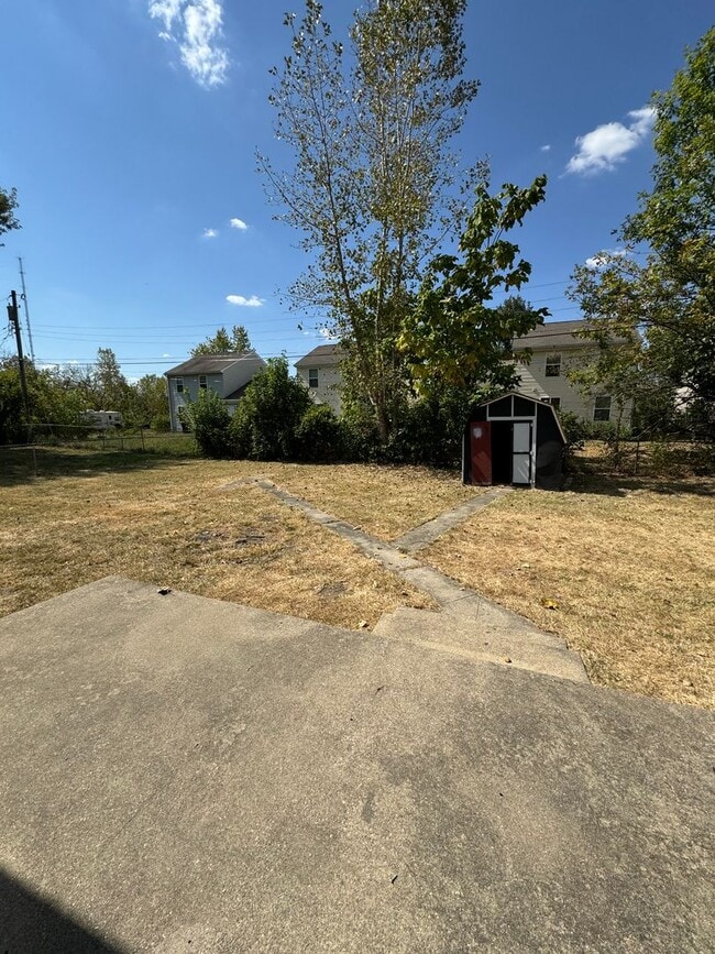 Building Photo - 123 Lansdown Ave