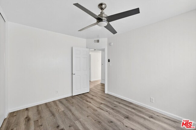 Building Photo - 425 W Regent St