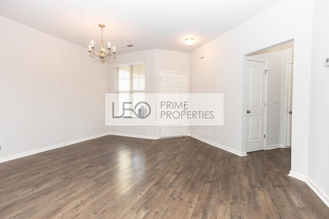 Building Photo - 156 Daisy Cir