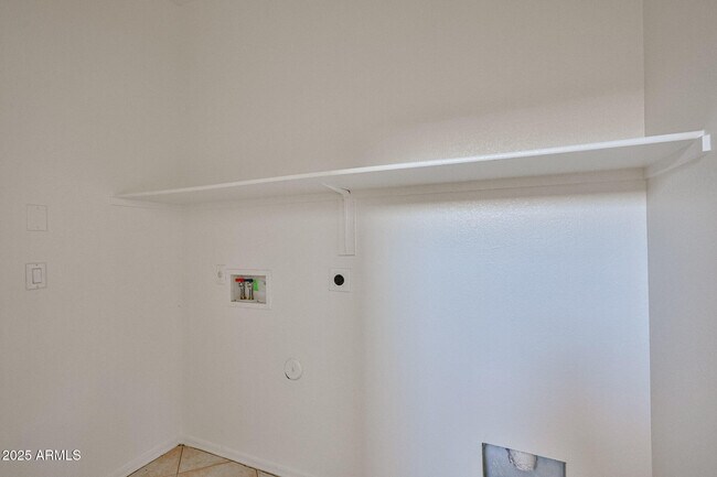 Building Photo - 14584 W Watson Ln