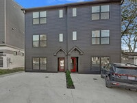 Building Photo - "Spacious 4-Bed Townhouse Oasis in Nashville – 2,500 Sq. Ft. of Modern Comfort!"