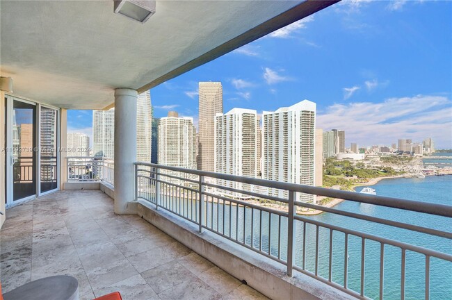 Building Photo - 848 Brickell Key Dr