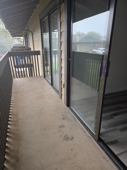 Building Photo - 3033 Estepa Dr