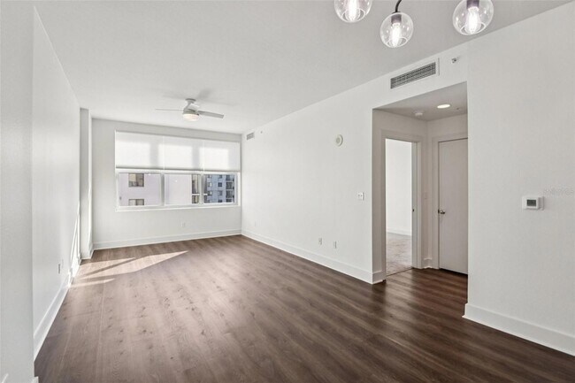 Building Photo - 1208 E Kennedy Blvd