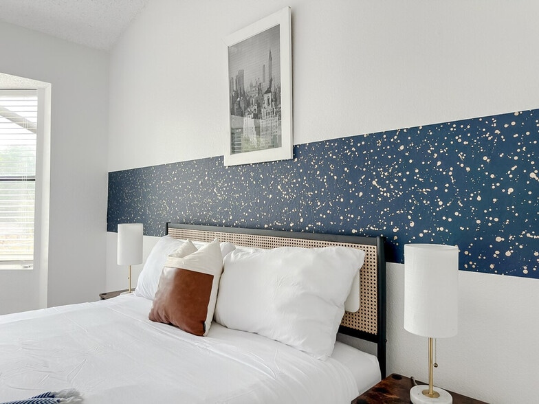 Building Photo - 1071 Clayton Ln