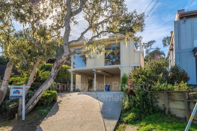 Building Photo - 635 Grace St