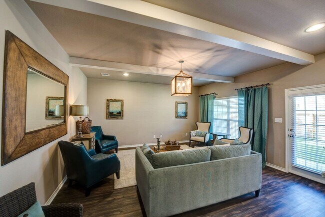 Building Photo - PRE-LEASE for August 2026!! 3 Bed/ 3.5 Bat...