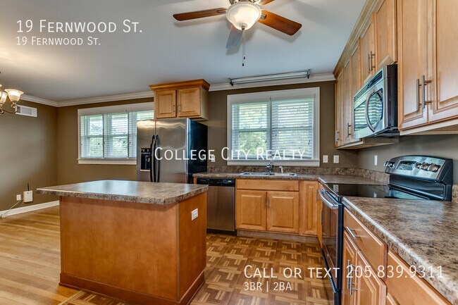 Building Photo - 19 Fernwood St