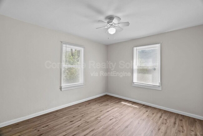 Building Photo - 9724 Dennis Dr