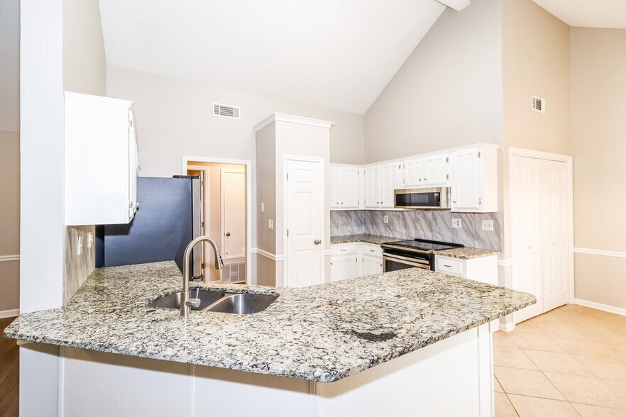 Building Photo - 6926 Dovefield Ln