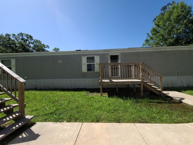 Building Photo - 3379 LA-3059