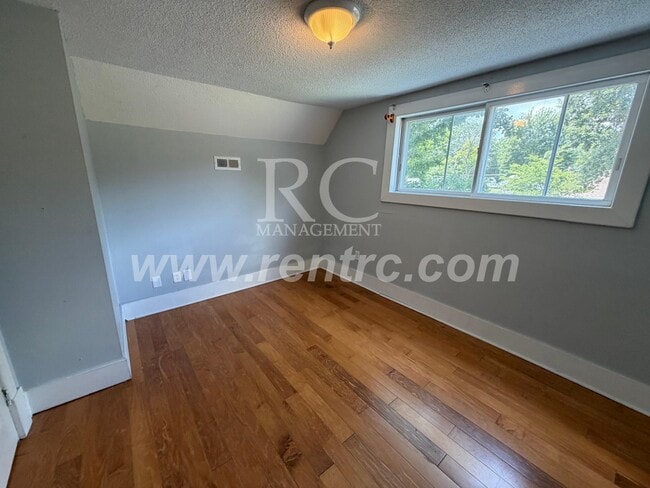 Building Photo - 1323 Grant-