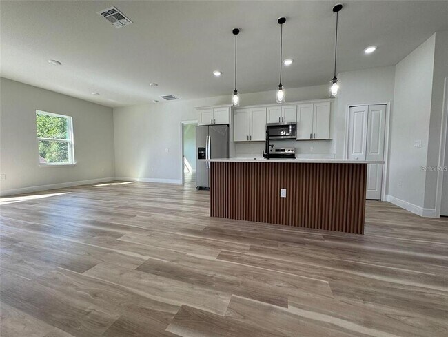 Building Photo - 2336 SW 168th Loop