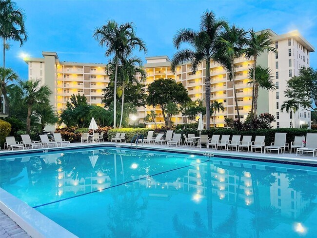 Building Photo - 3010 N Course Dr