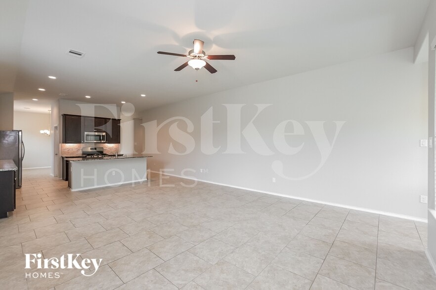 Building Photo - 4711 Creekside Hvn Trl