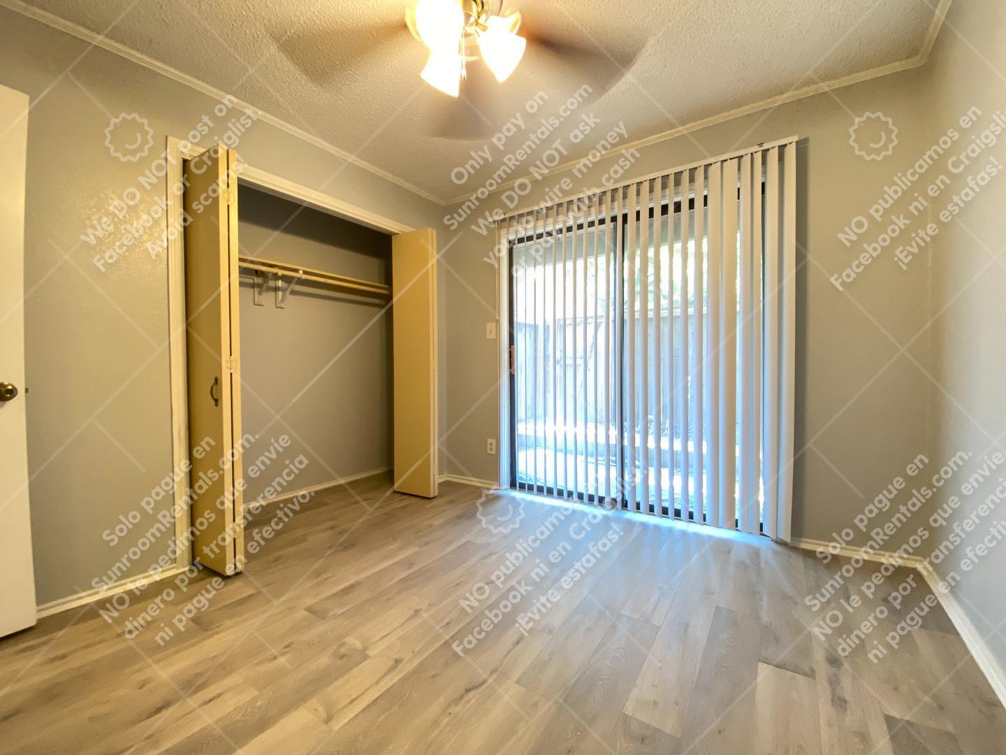 Building Photo - 1202 Thorpe Ln