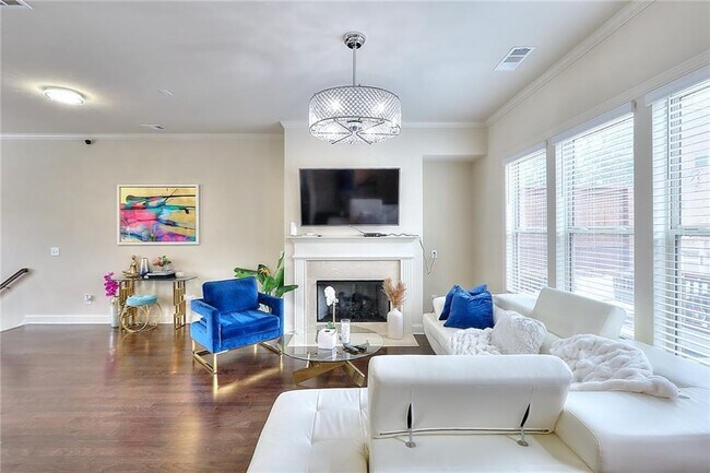 Building Photo - 1306 Harris Way S