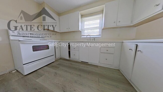 Building Photo - 1610 Brockett Ave