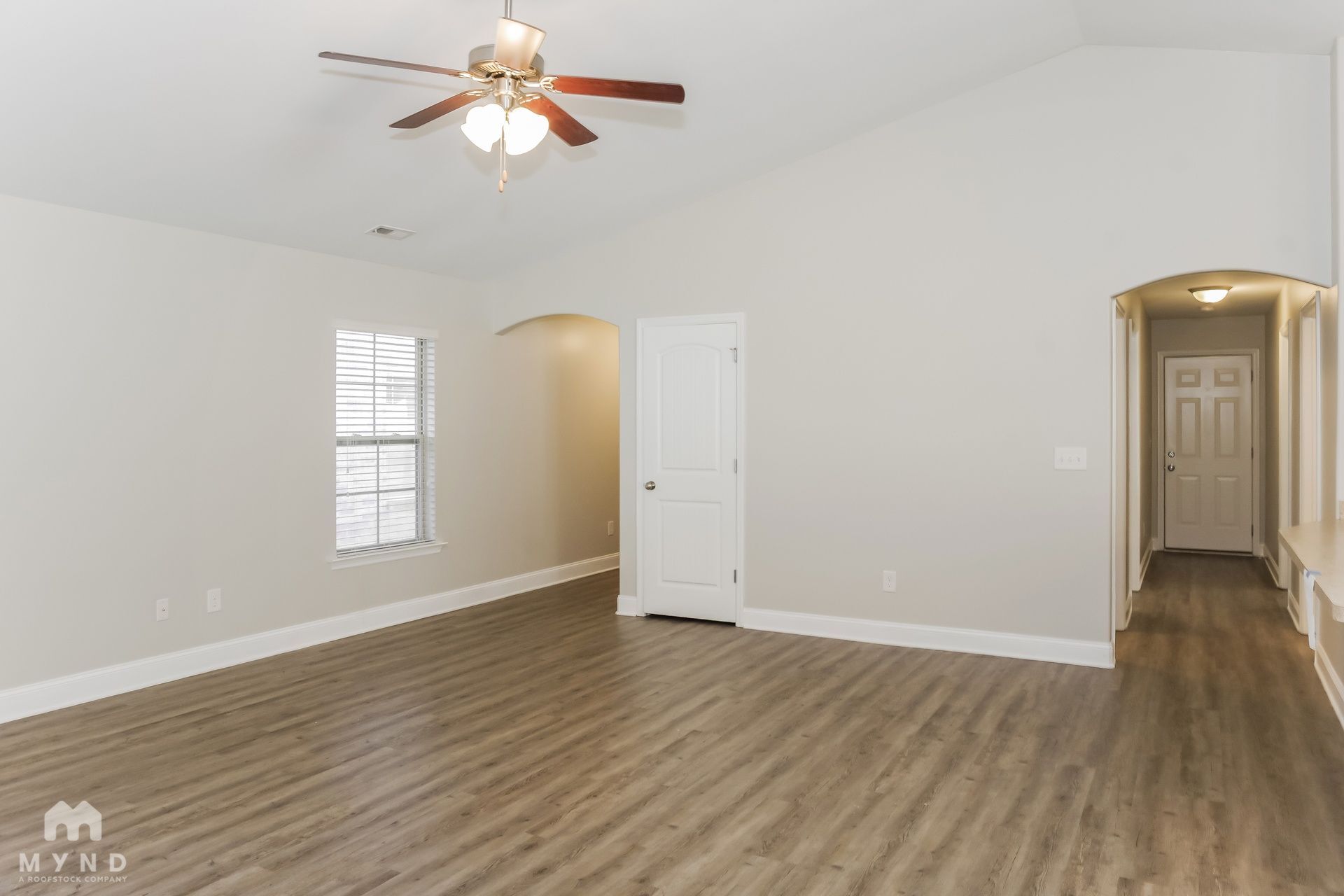 Building Photo - 201 Bermuda Lakes Dr