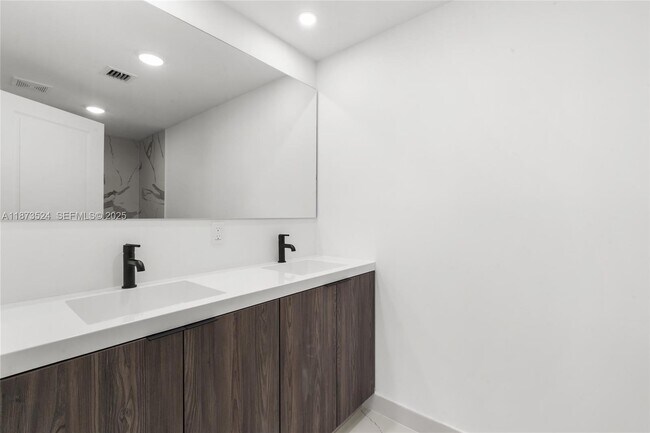 Building Photo - 14530 SW 261st Ter