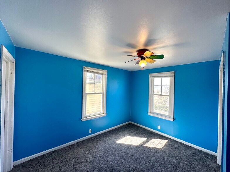 Building Photo - 110 W Chartes St