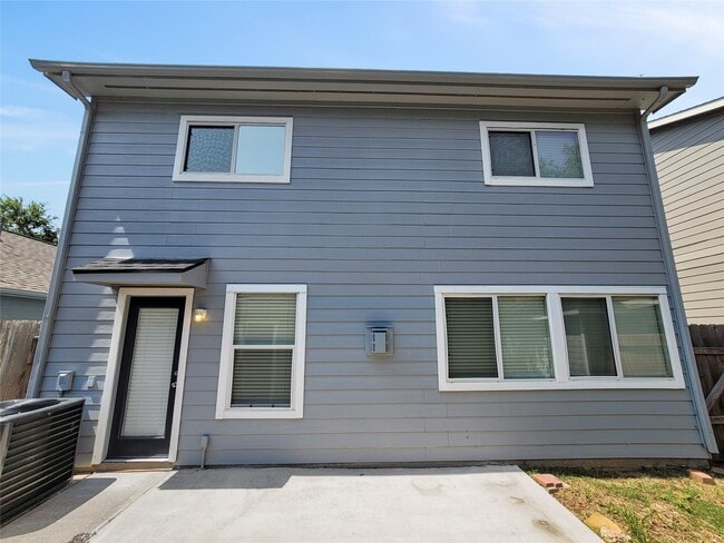 Building Photo - 10711 Cobblecreek Way