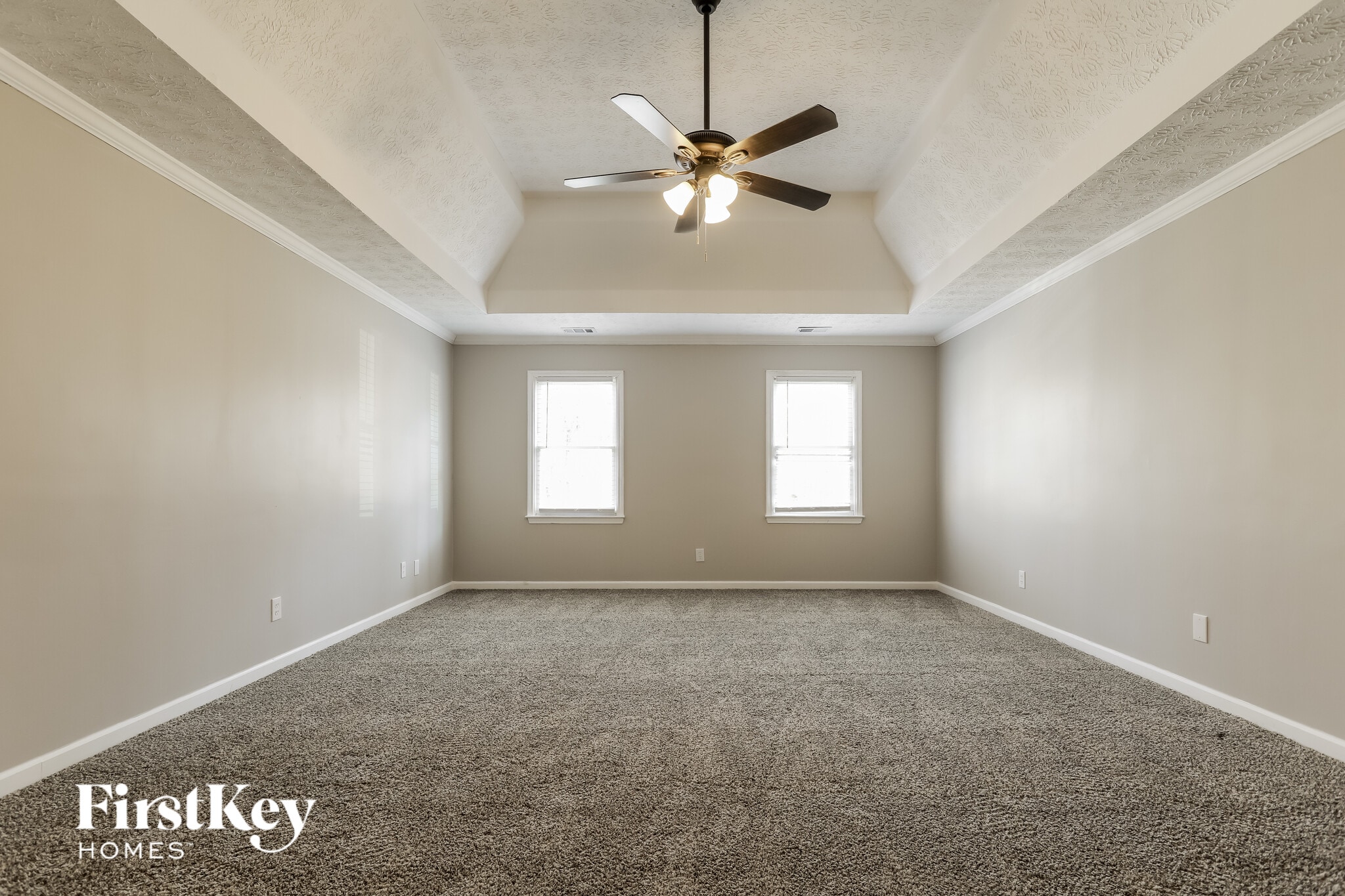 Building Photo - 571 Hilton Ave