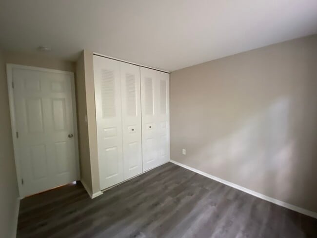 Building Photo - 7708 Crown Crest Ct