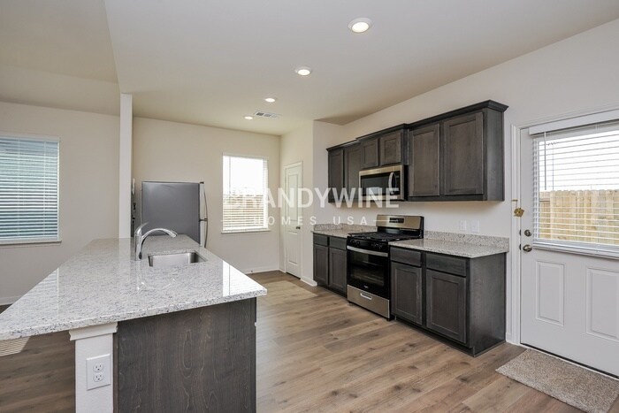 Building Photo - 1437 Woodwinds Dr
