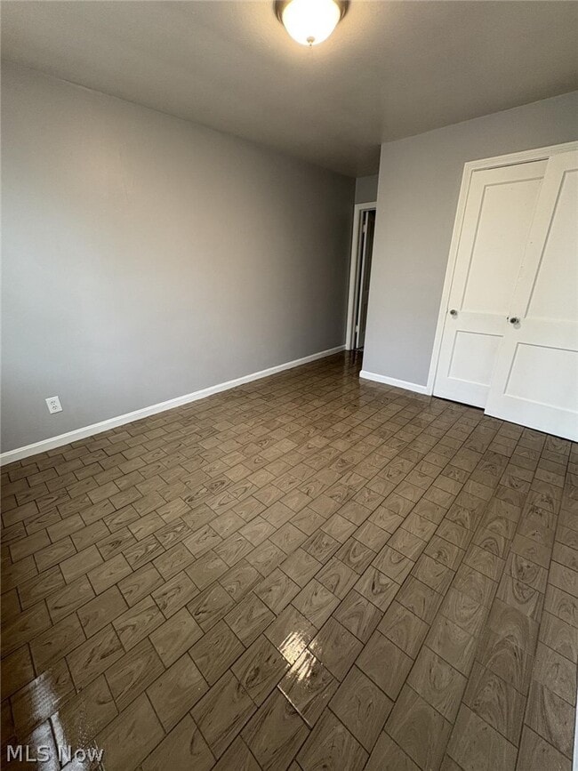 Building Photo - 310 Vine Ave