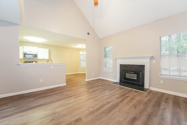 Building Photo - 871 Louisa Ln