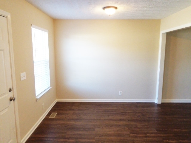 Building Photo - 2836 Islington Dr