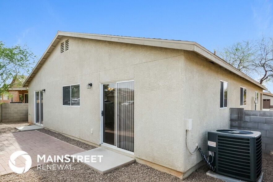 Building Photo - 5239 S Via Laguna Blanca