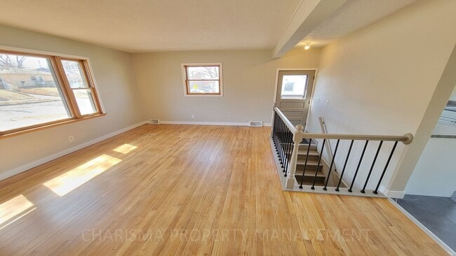 Building Photo - Newly Updated 2 Bedroom, 1.5 Bath House, Centrally Located