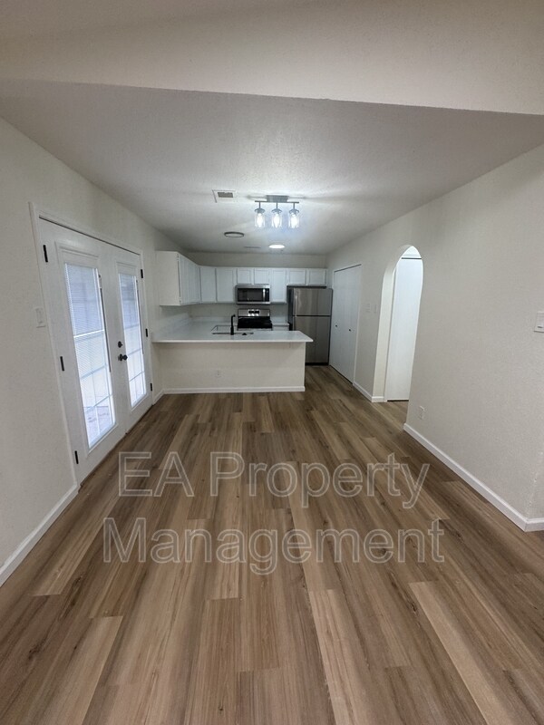 Building Photo - 4830 Aquamarine Dr NE