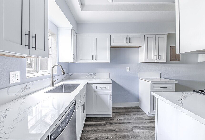 Building Photo - 1600 Mabury St