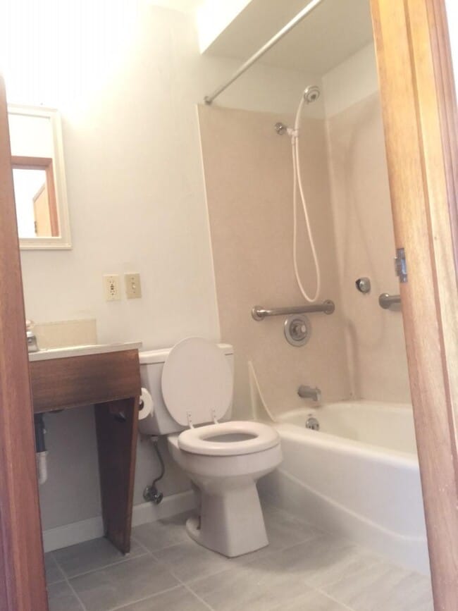 Building Photo - 1 bedroom in Seattle WA 98119