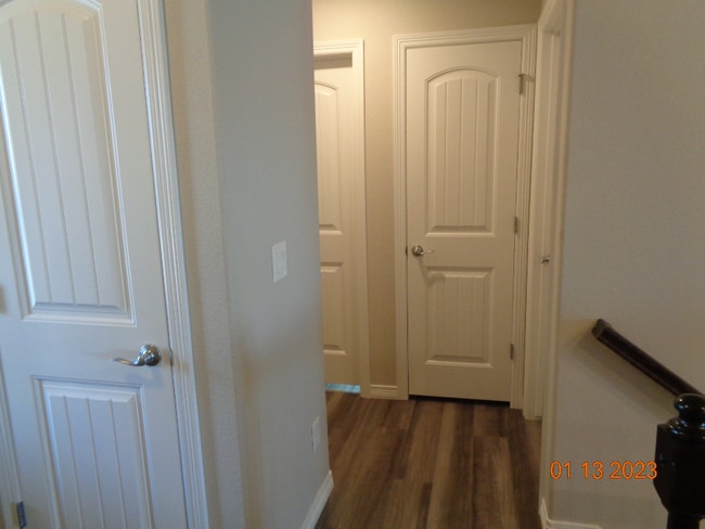 Building Photo - Main level living