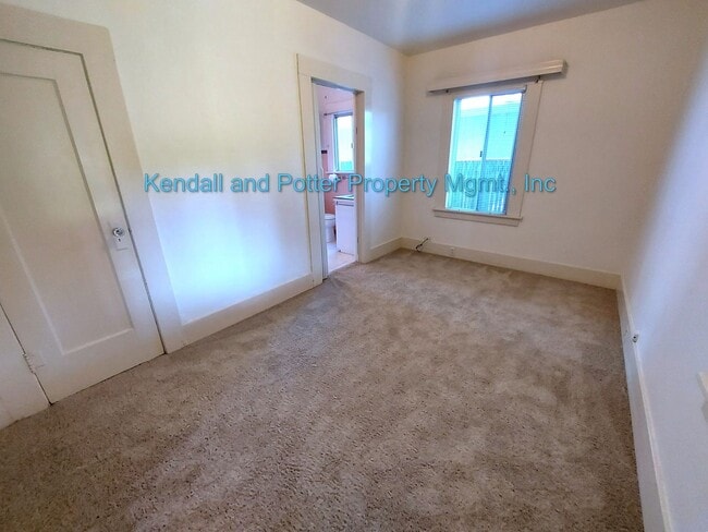 Building Photo - Bright 2BR/1BA Santa Cruz Home with Enclosed Yard & Sunroom!