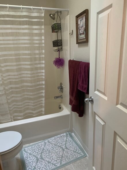 Building Photo - 4618 SE 127th Ave